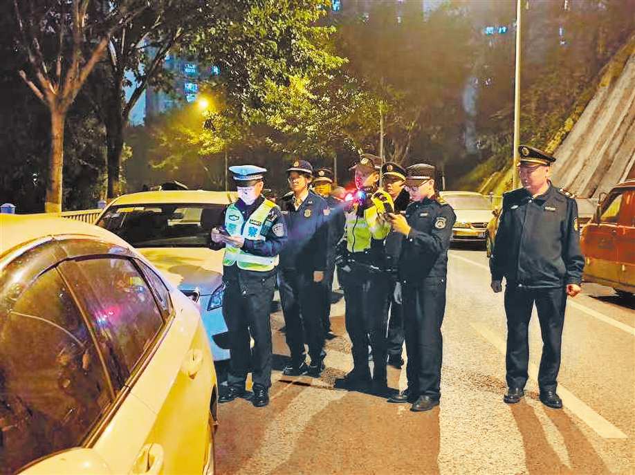 从堵心到舒心 重庆探索治理超大城市停车难